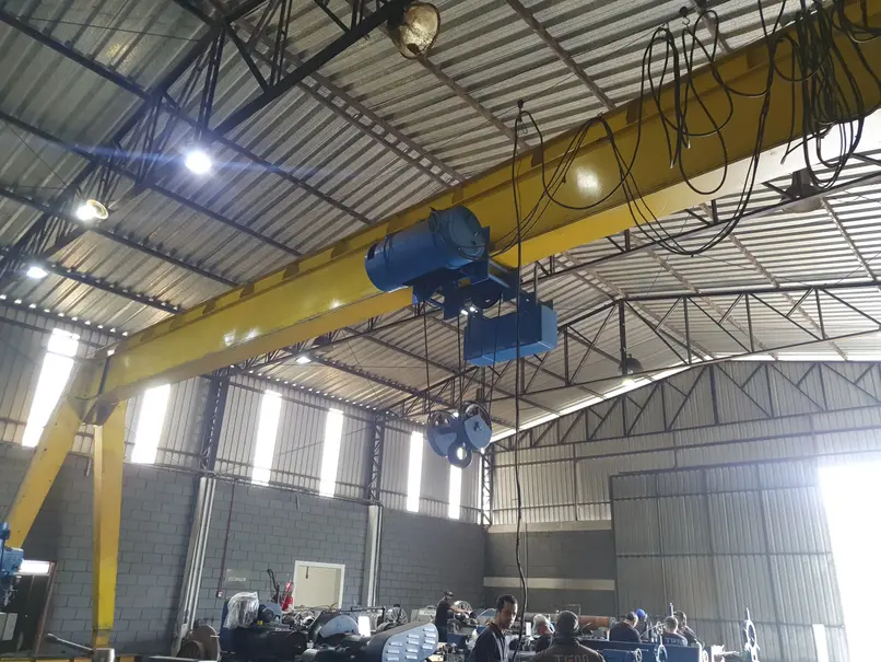 Monovia industrial ou ponte rolante: qual escolher para sua operação?