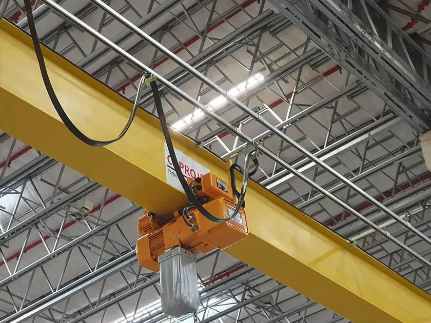 Ponte rolante suspensa: o que muda na rotina da operação após a instalação
